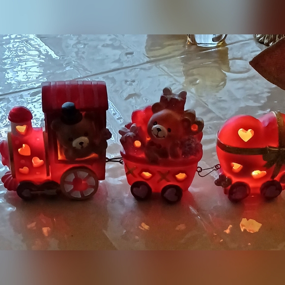 RARE Teddy Bear Vintage Valentines Express Train with Battery operated lights!